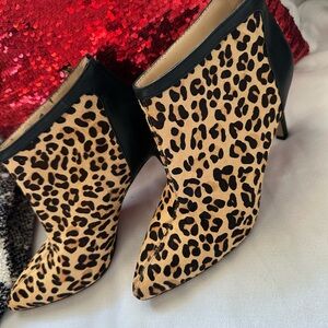 Adrianne Vittadini Animal Print Stiletto heel Ankle Booties Size 8.5 Uses